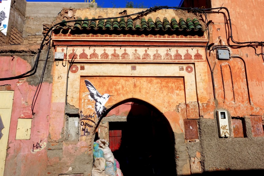 cafe clock - stencil - hicham