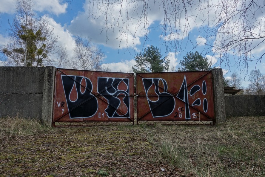 graffiti - klub7 - ghost town vogelsang - an abandoned russian barracks