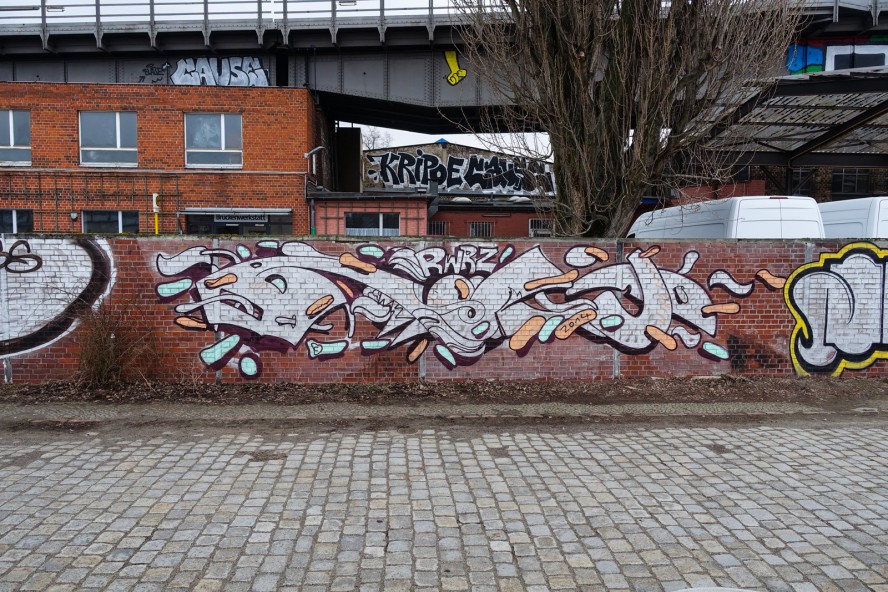 graffiti - gleisdreieck / yorkstrasse . berlin
