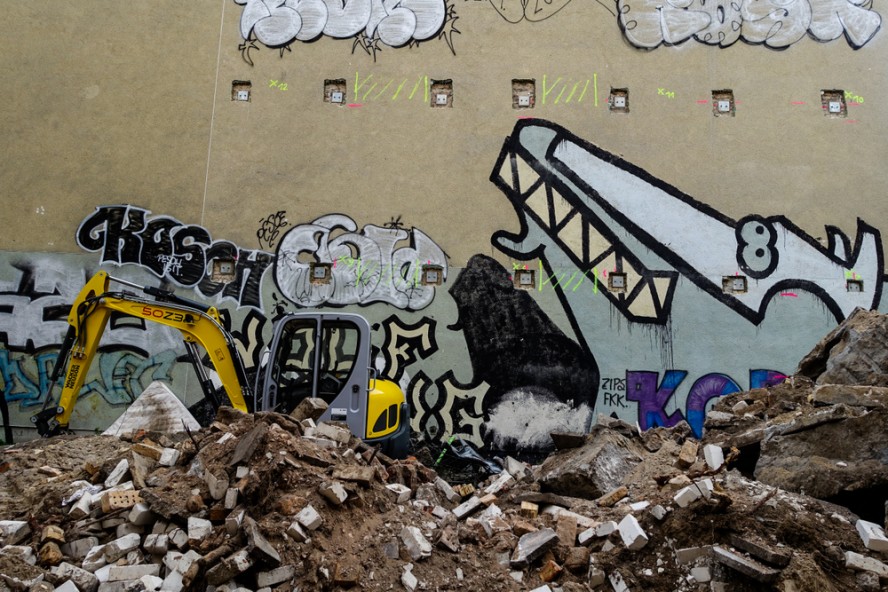 streetart - wolf gang / kora - prenzlauer berg . berlin