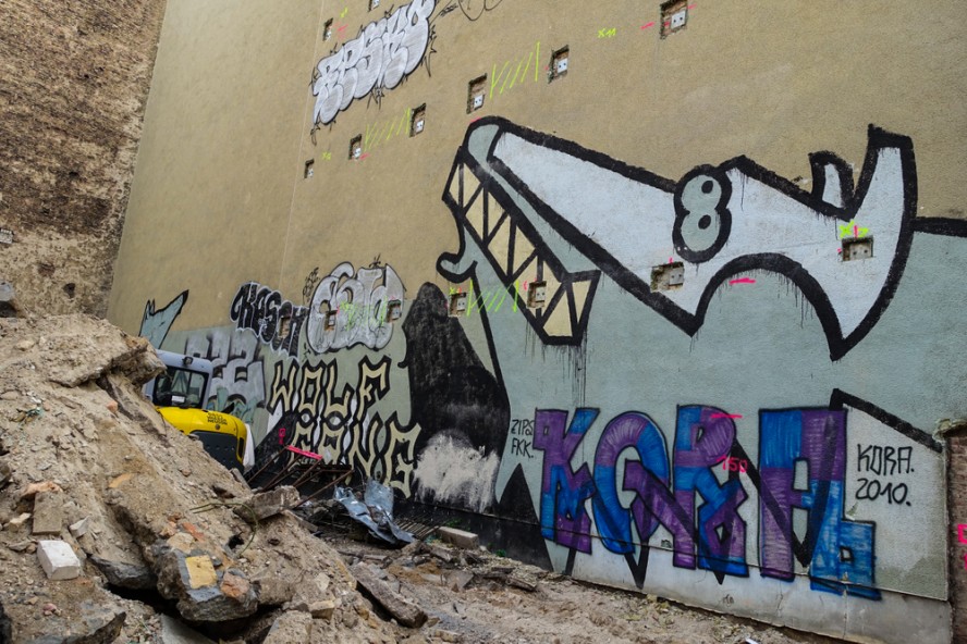 streetart - wolf gang / kora - prenzlauer berg . berlin