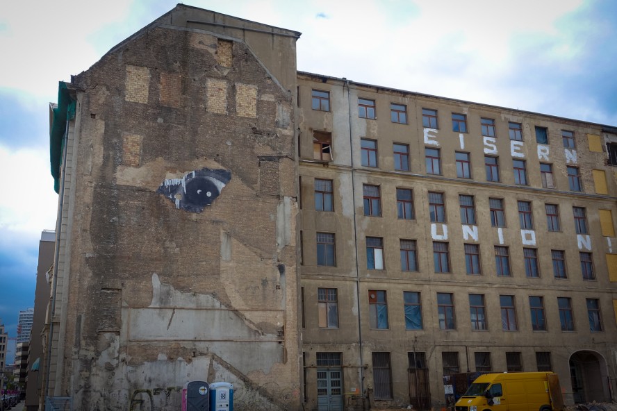 streetart, jr "wrinkles of the city", berlin
