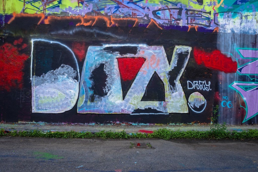 graffiti - dazy - prague, legal wall - těšnov street
