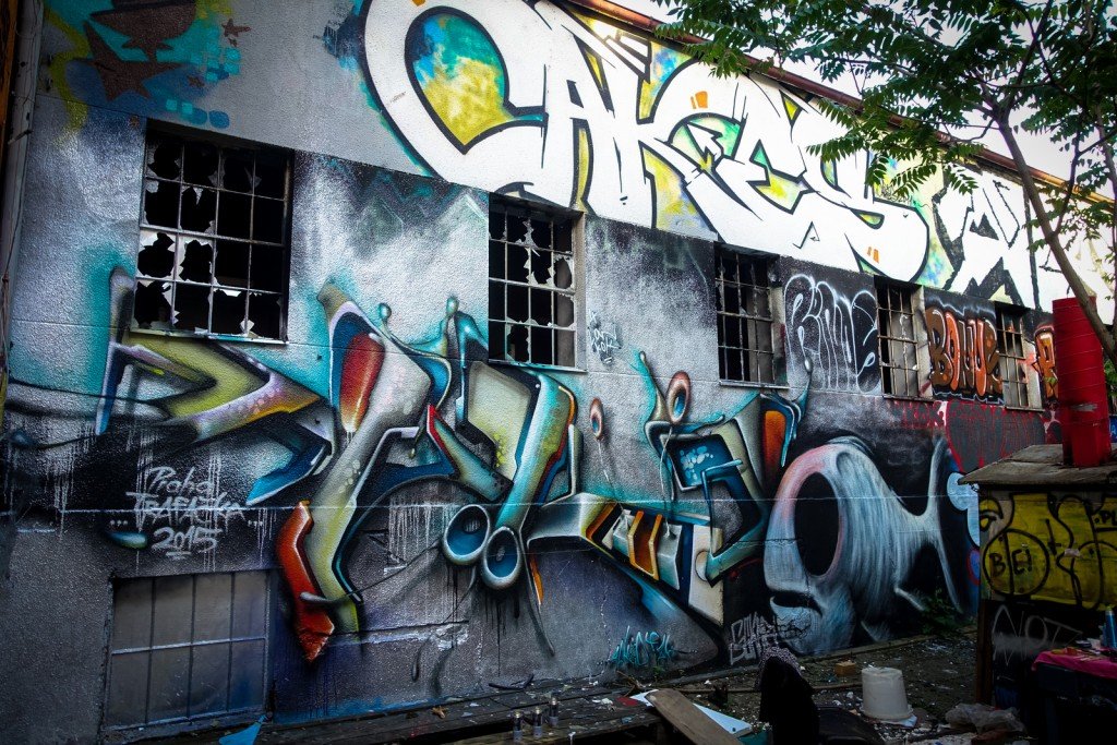 graffiti - cakes, ??? - prague, trafačka