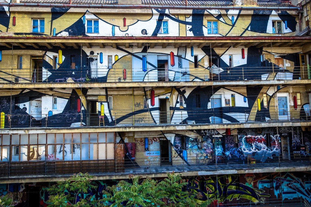 mural - prague, trafačka