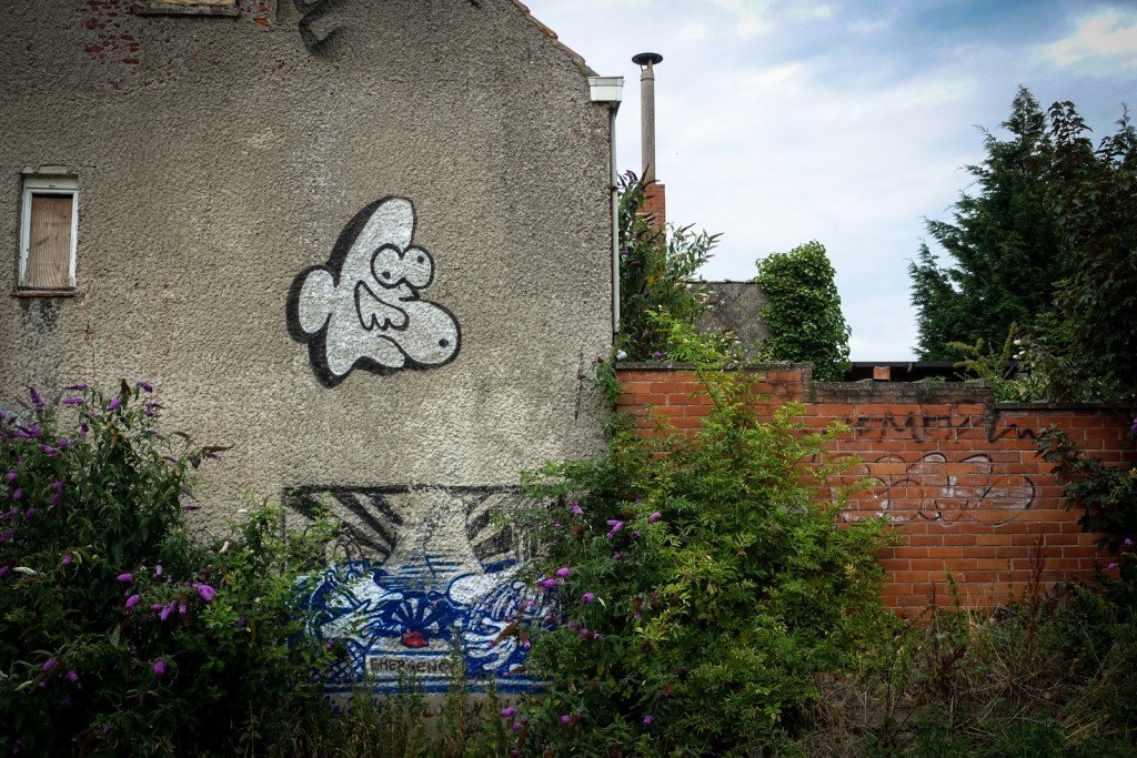 graffiti - ghostvillage doel, belgium