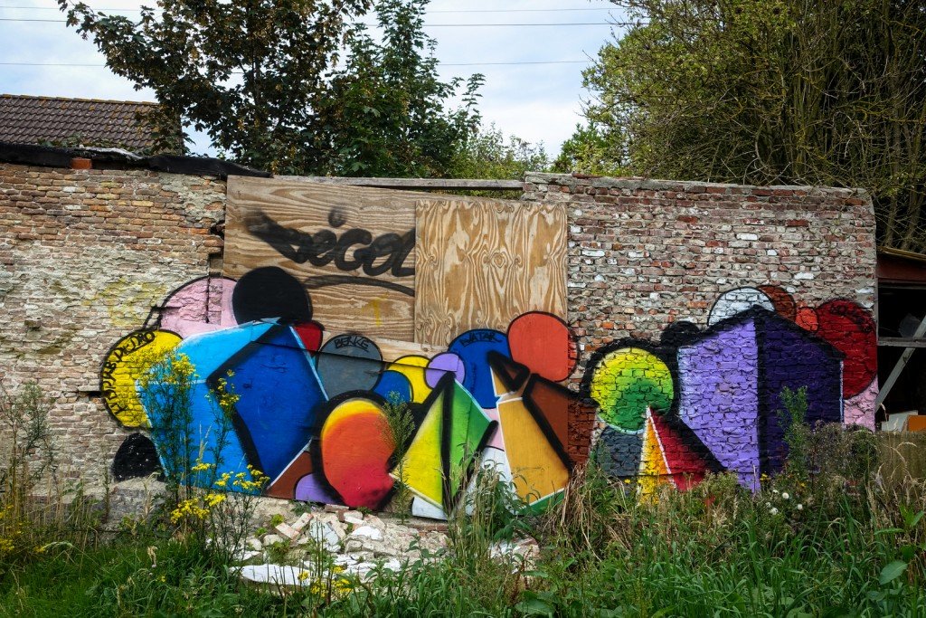urban art - geisterdorf doel, belgium