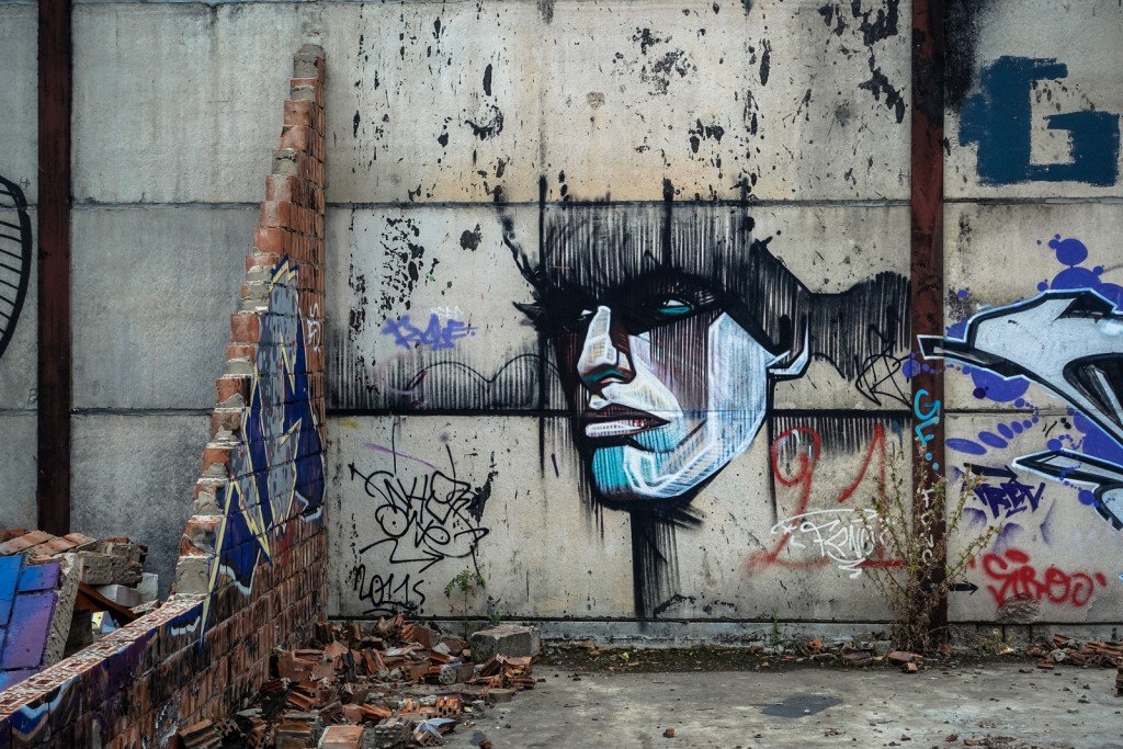 graffiti - ghostvillage doel, belgium