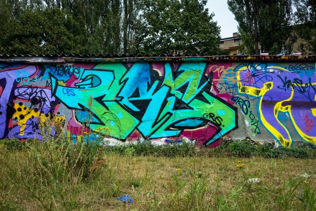 graffiti - crs - bornholmer garagen, berlin