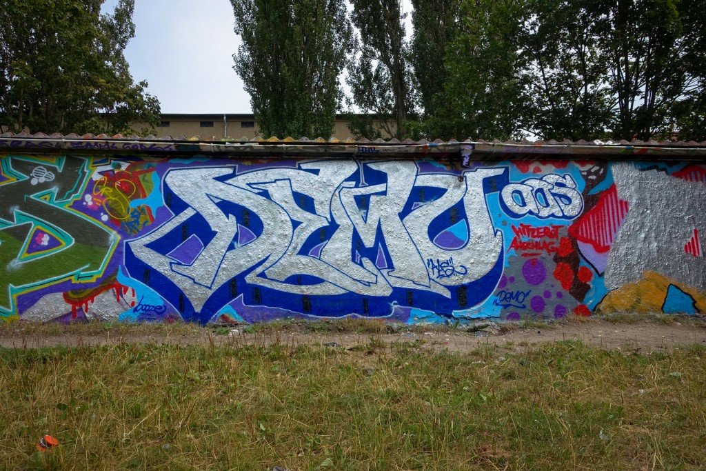 graffiti - demo - bornholmer garagen, berlin