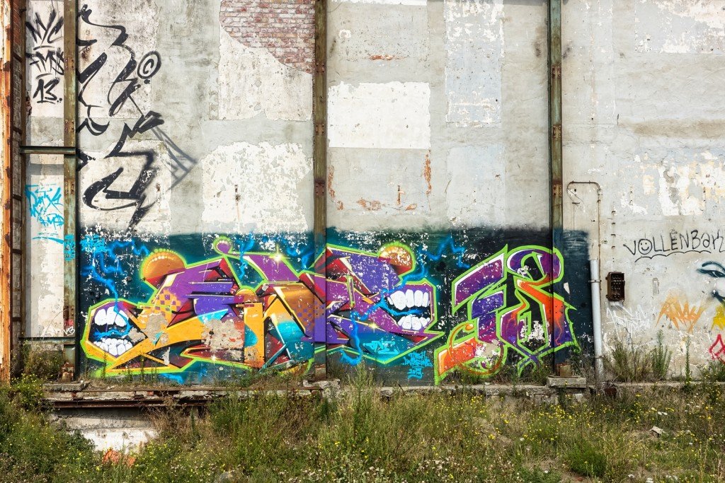 graffiti - belgium, ostend, "just writing my name"