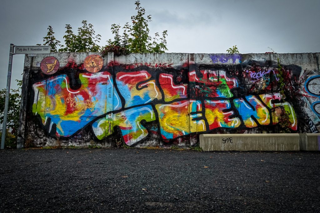 graffiti - ügly teens - bösebrücke