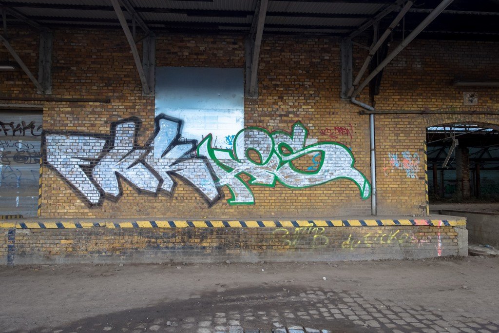 urbex graffiti - fkk & hcs- good station, halle (saale)