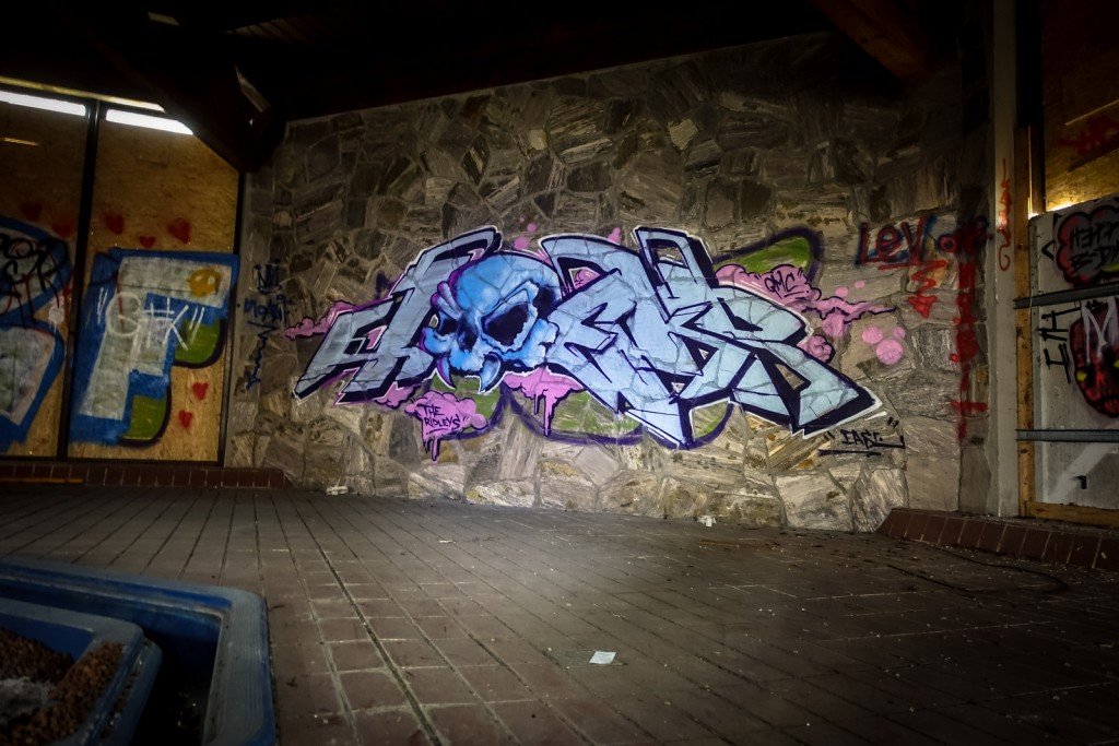 urbex graffiti - ease - erlebnisbad blub - berlin-britz