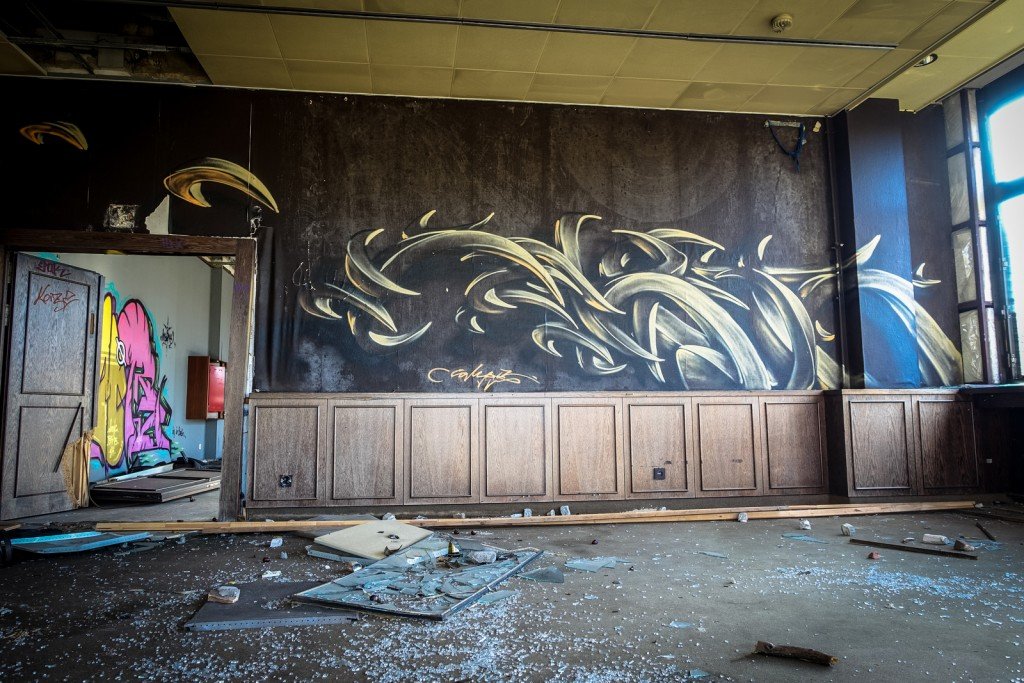 graffiti urbex - caligr / tpn - ehemaliges sporthotel, sportforum, berlin