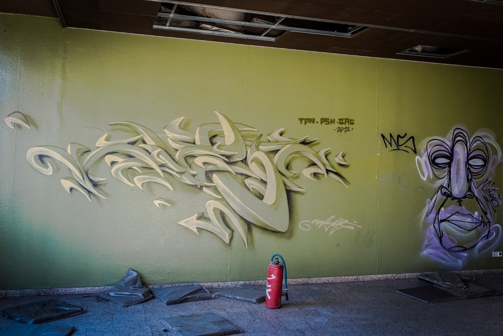 graffiti urbex - caligr / tpn - ehemaliges sporthotel, sportforum, berlin