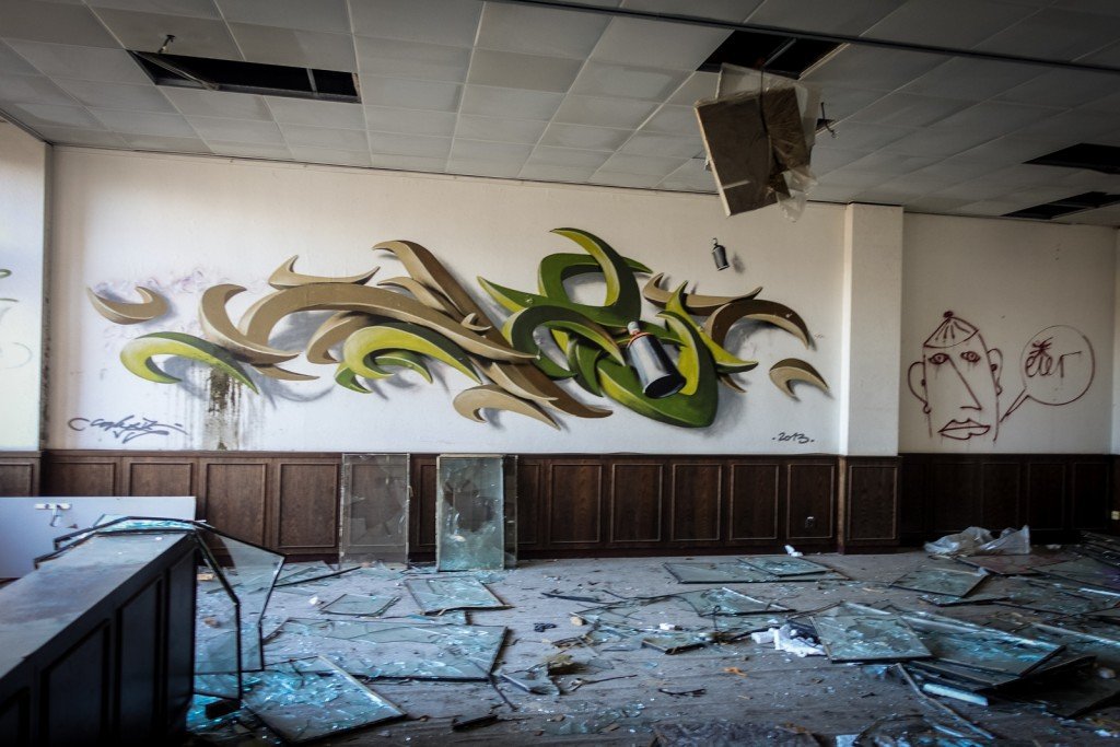 graffiti urbex - caligr / tpn - ehemaliges sporthotel, sportforum, berlin