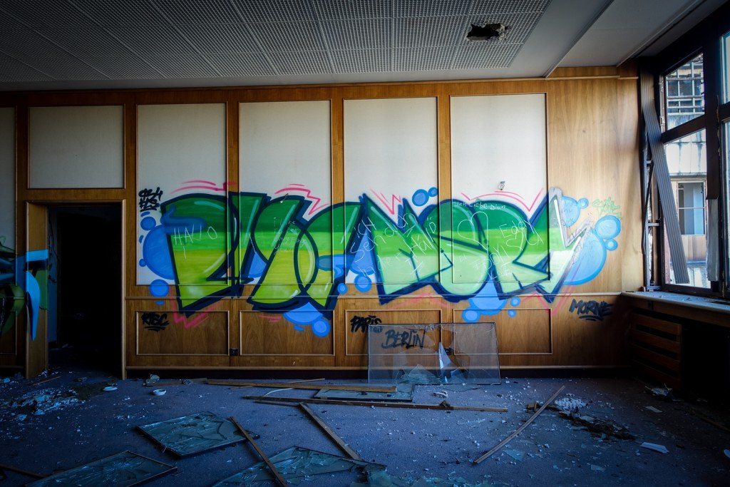 graffiti urbex - risc, morne - ehemaliges sporthotel, sportforum, berlin