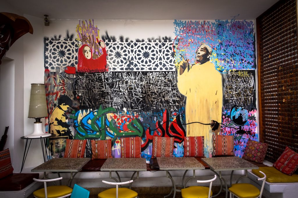 streetart - cafe clock, kasbah marrakesh