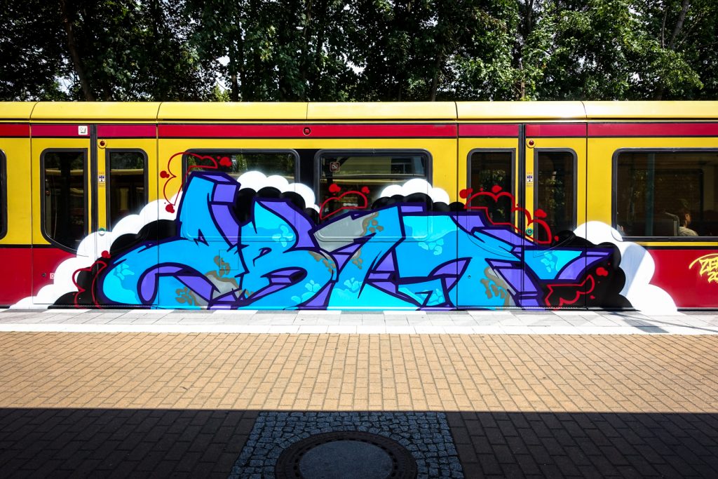 graffiti train bombing, berlin – tegel | URBANPRESENTS