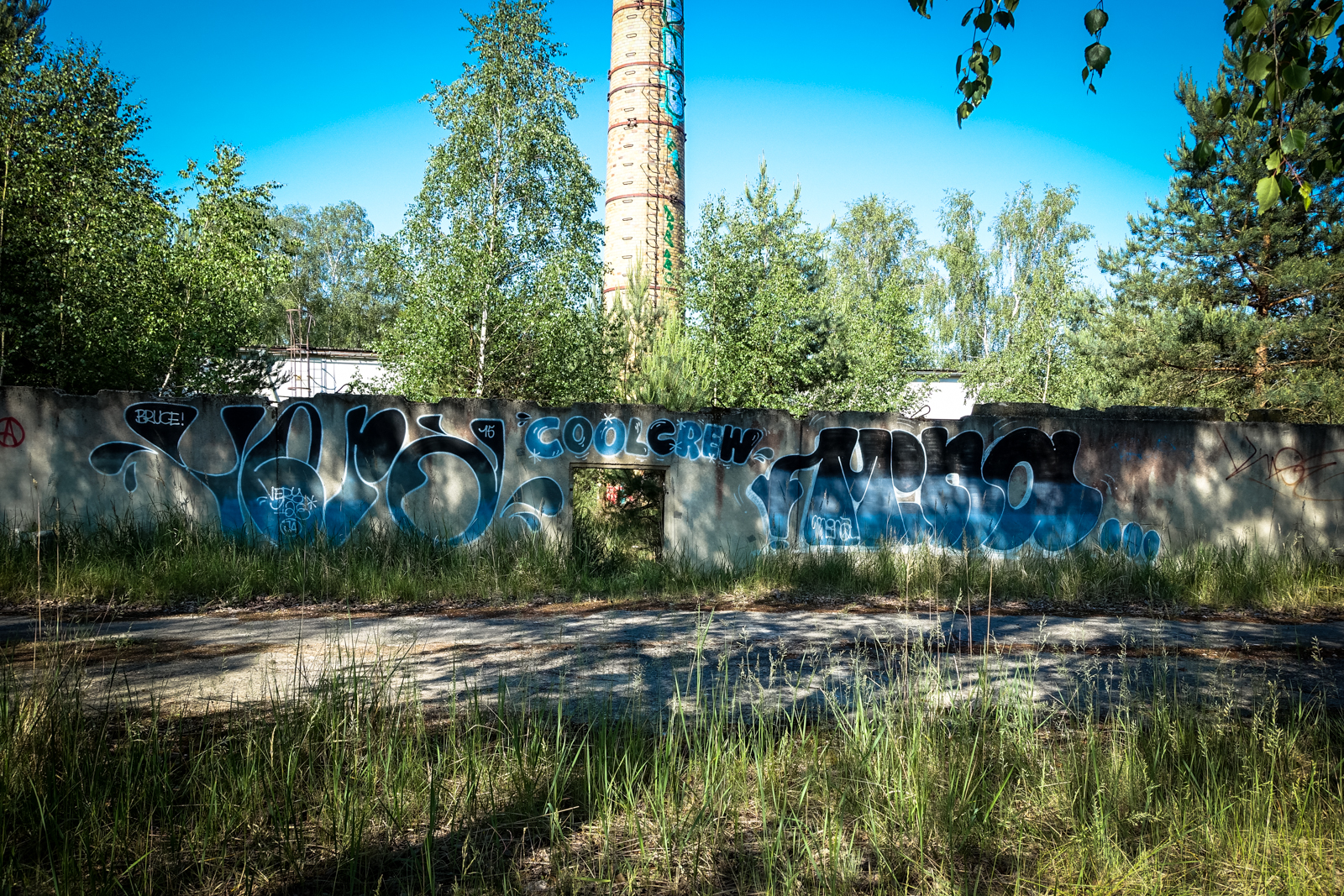 urbex graffiti - mina & very128 - ghostcity vogelsang