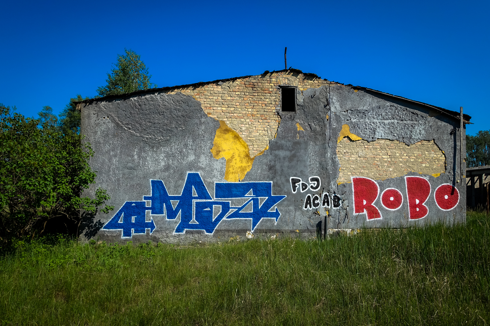 urbex graffiti - amos & robo - ghostcity vogelsang