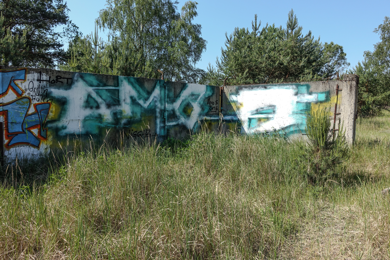 urbex graffiti - amos - ghostcity vogelsang