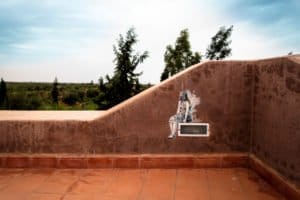 alice pasquini -  jardin rouge residenz building