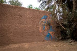 outside the jardin rouge