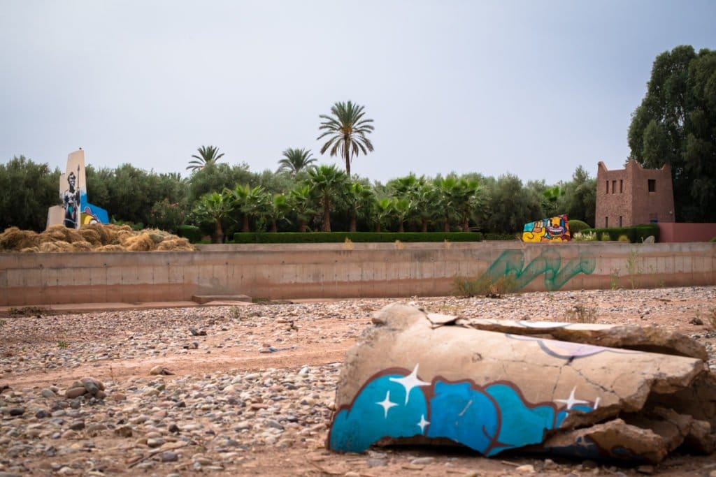 kouka, krito, benjamin laading - outside the jardin rouge