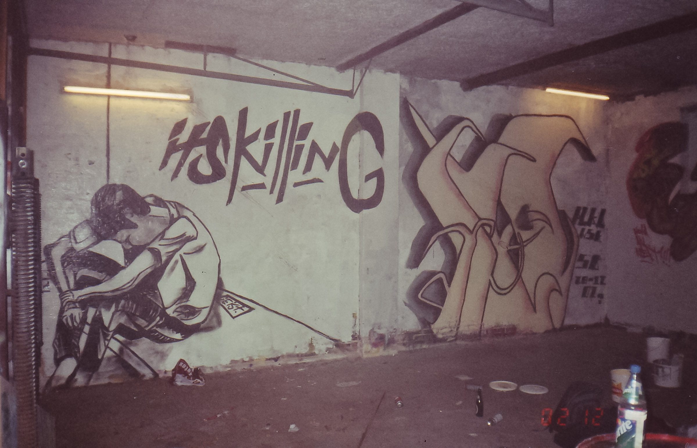 Reventlov Anders Reventlov in Denmark: Automatic script on paper and walls ...